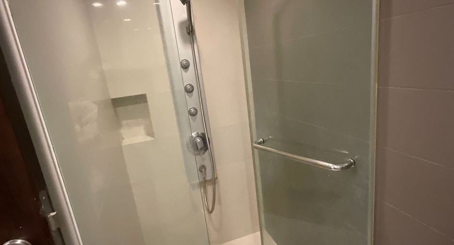 Condo en alquiler de 1 habitaciones en Khlong Toei, Bangkok