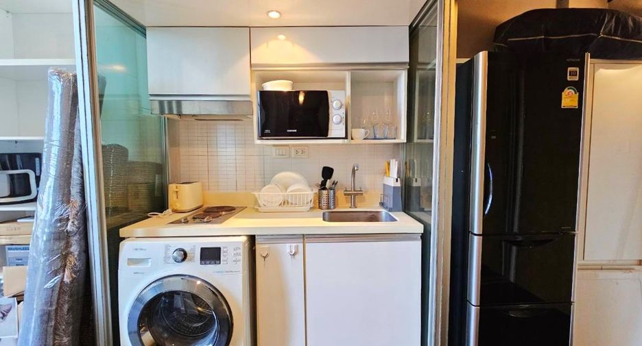 For rent 1 bed condo in Khlong Toei, Bangkok