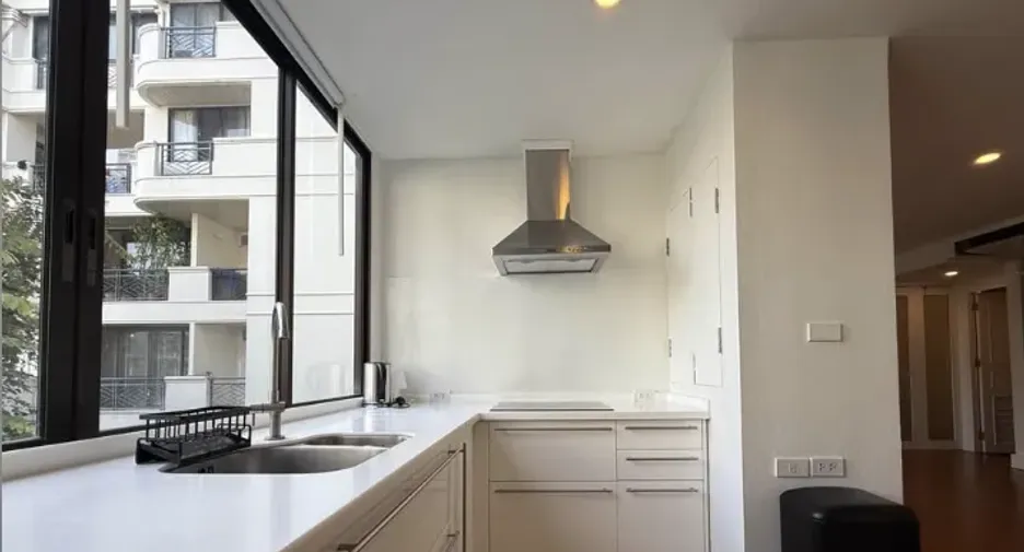 For rent 2 bedrooms condo in Watthana, Bangkok