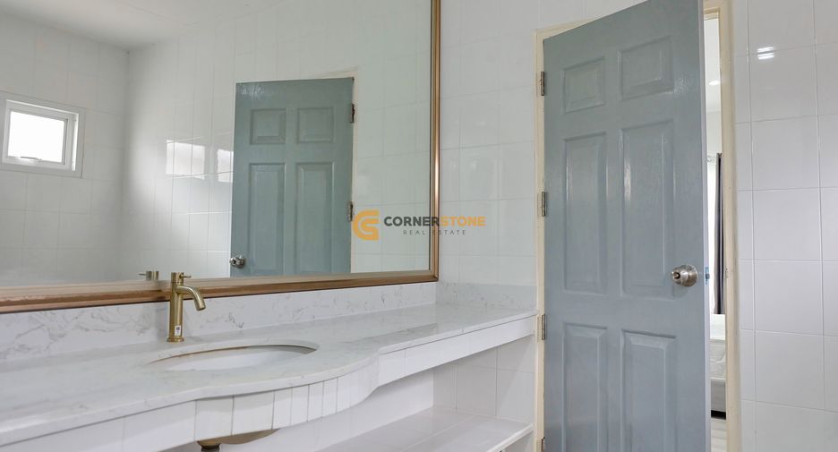 For rent and for sale 4 bedrooms house in Bang Lamung, Chonburi