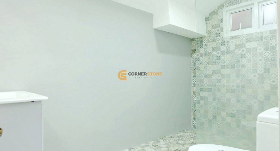 For rent and for sale 4 bedrooms house in Bang Lamung, Chonburi