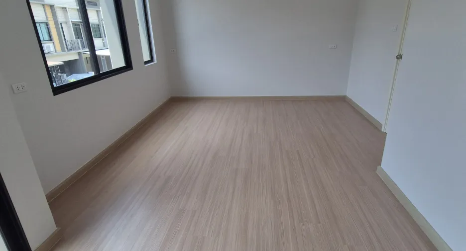 Casa adosada en venta de 3 habitaciones en Bang Bua Thong, Nonthaburi