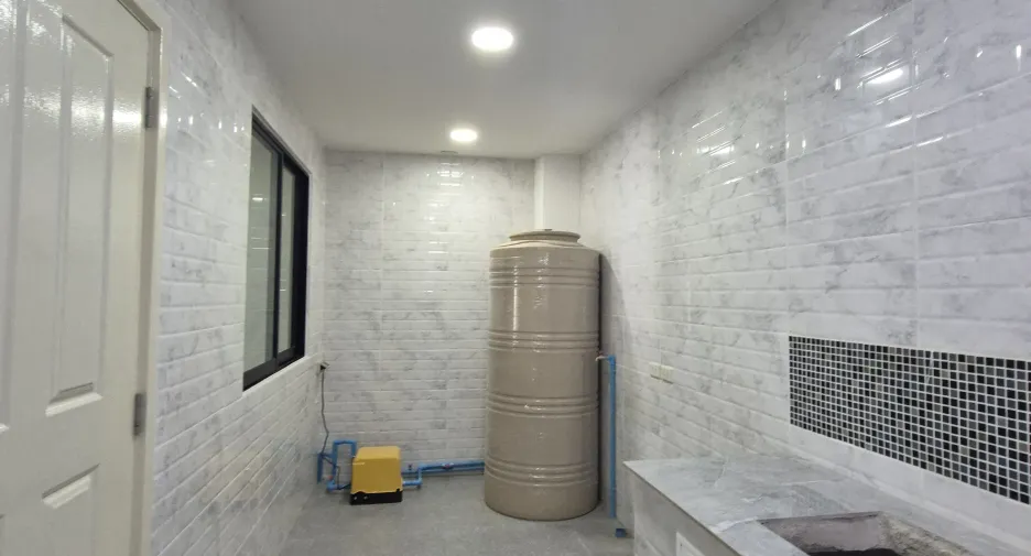 Casa adosada en venta de 3 habitaciones en Bang Bua Thong, Nonthaburi