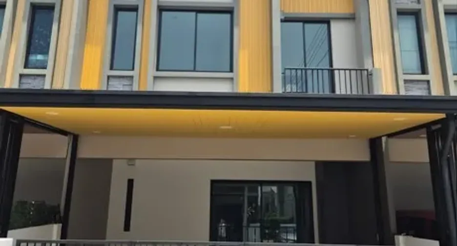 Casa adosada en venta de 3 habitaciones en Bang Bua Thong, Nonthaburi