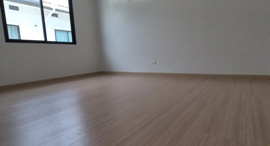 Casa adosada en venta de 3 habitaciones en Bang Bua Thong, Nonthaburi