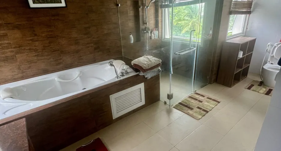 出售 4 卧室 独立屋 在 Tha Bo, Nong Khai