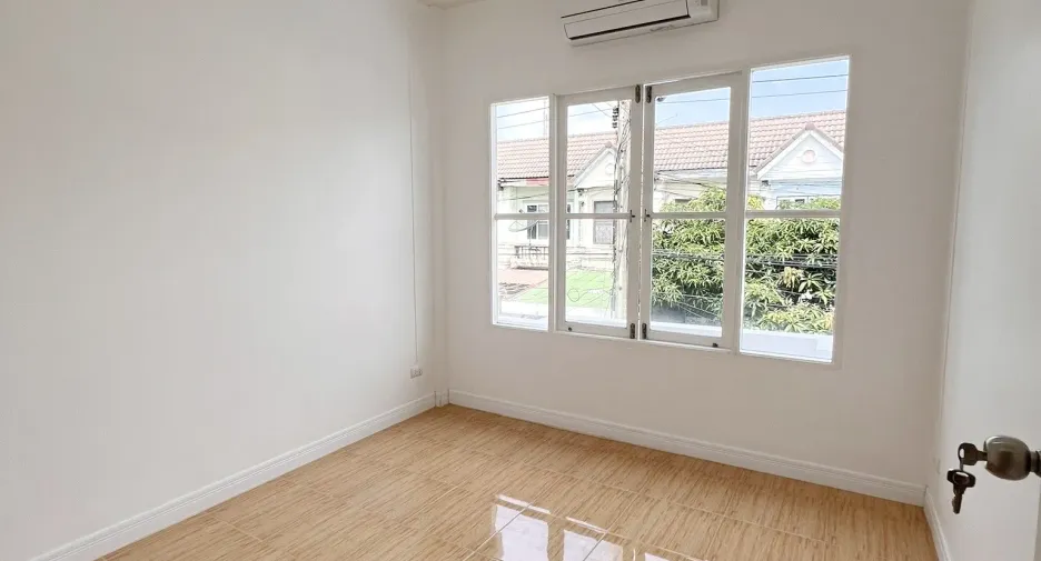 For sale 3 bedrooms townhouse in Lam Luk Ka, Pathum Thani