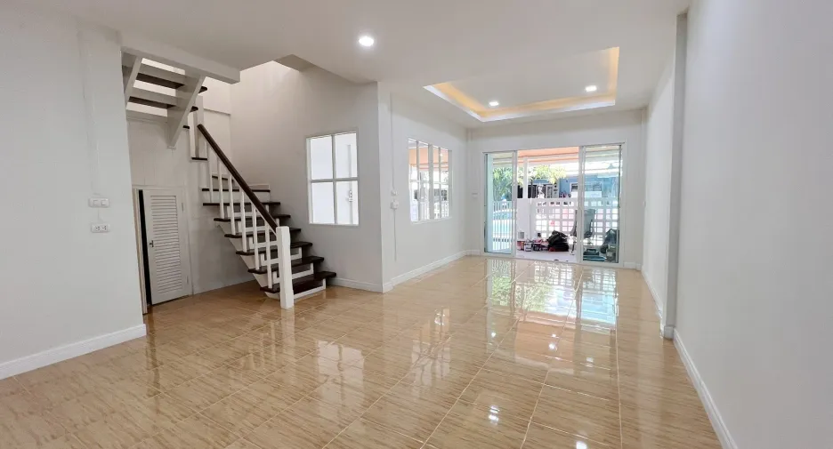 For sale 3 bedrooms townhouse in Lam Luk Ka, Pathum Thani