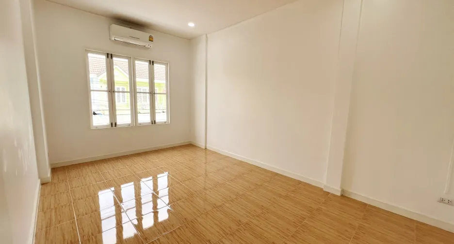 For sale 3 bedrooms townhouse in Lam Luk Ka, Pathum Thani