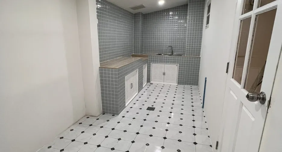 For sale 3 bedrooms townhouse in Lam Luk Ka, Pathum Thani