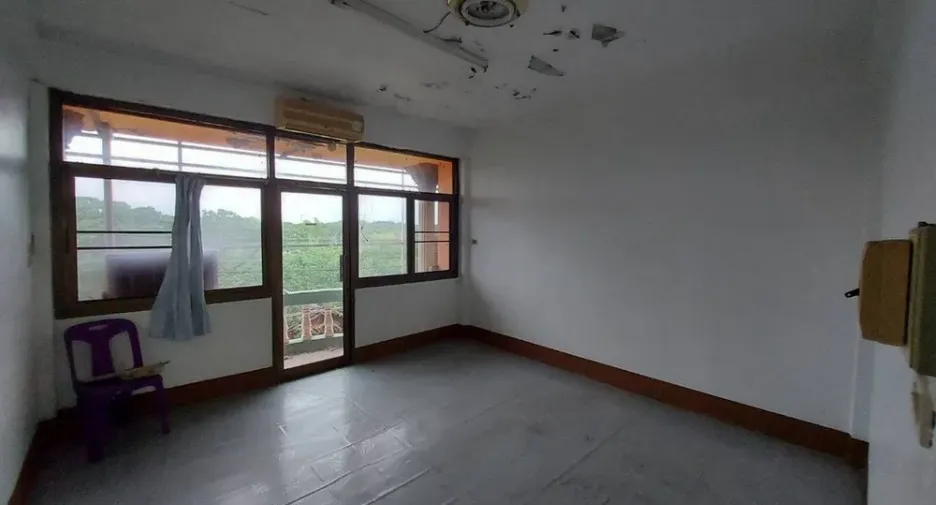 出售 14 卧室 商业空间 在 Mueang Udon Thani, Udon Thani