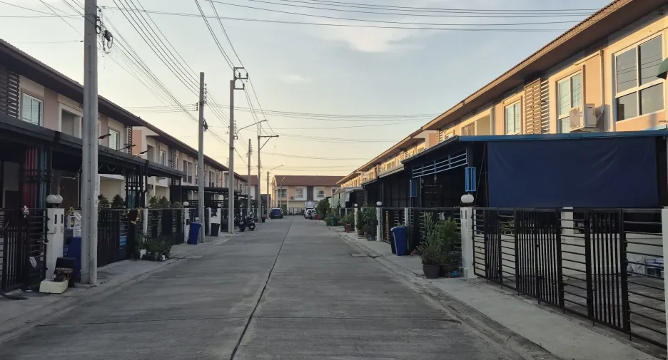 For sale 3 bedrooms townhouse in Sai Noi, Nonthaburi