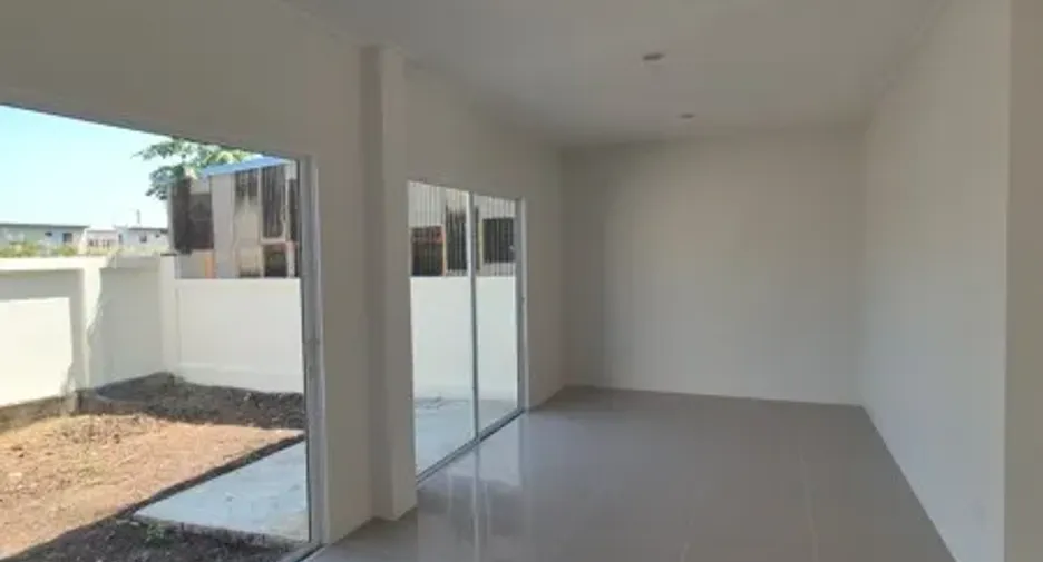 For sale 3 bedrooms townhouse in Sai Noi, Nonthaburi