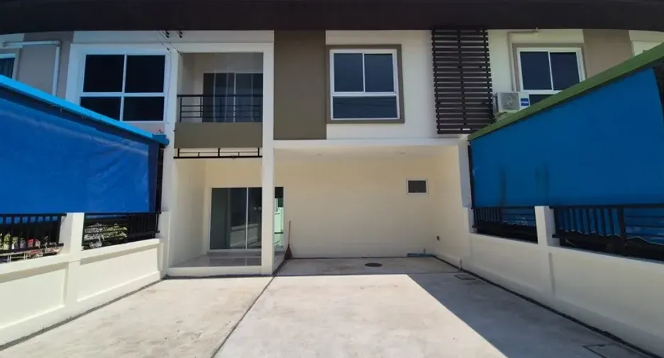 For sale 3 bedrooms townhouse in Sai Noi, Nonthaburi