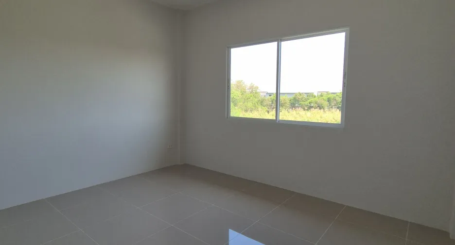 For sale 3 bedrooms townhouse in Sai Noi, Nonthaburi