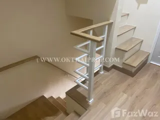 Casa adosada en venta de 4 habitaciones en Thanyaburi, Pathum Thani
