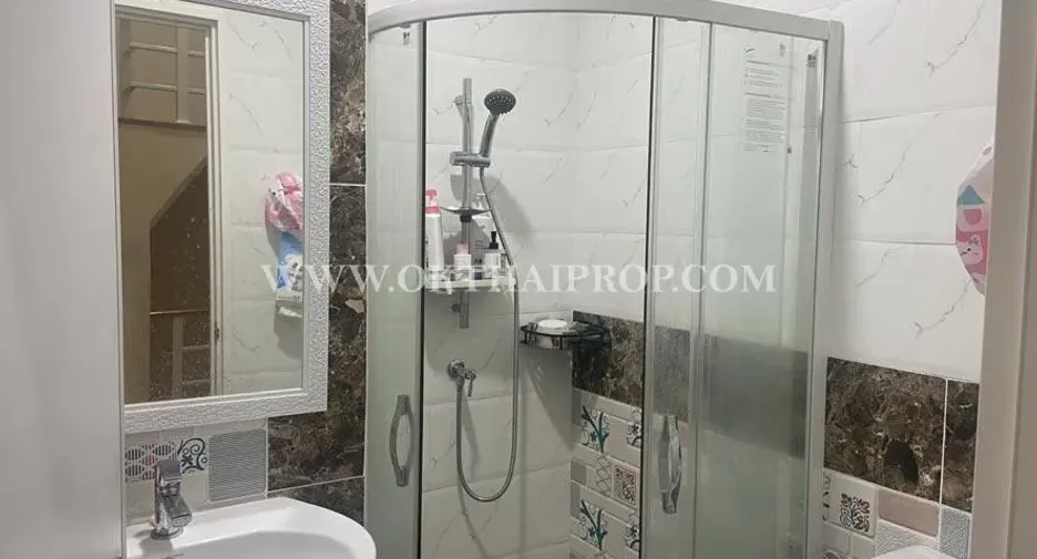Casa adosada en venta de 4 habitaciones en Thanyaburi, Pathum Thani