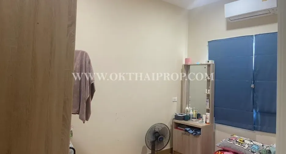Casa adosada en venta de 4 habitaciones en Thanyaburi, Pathum Thani