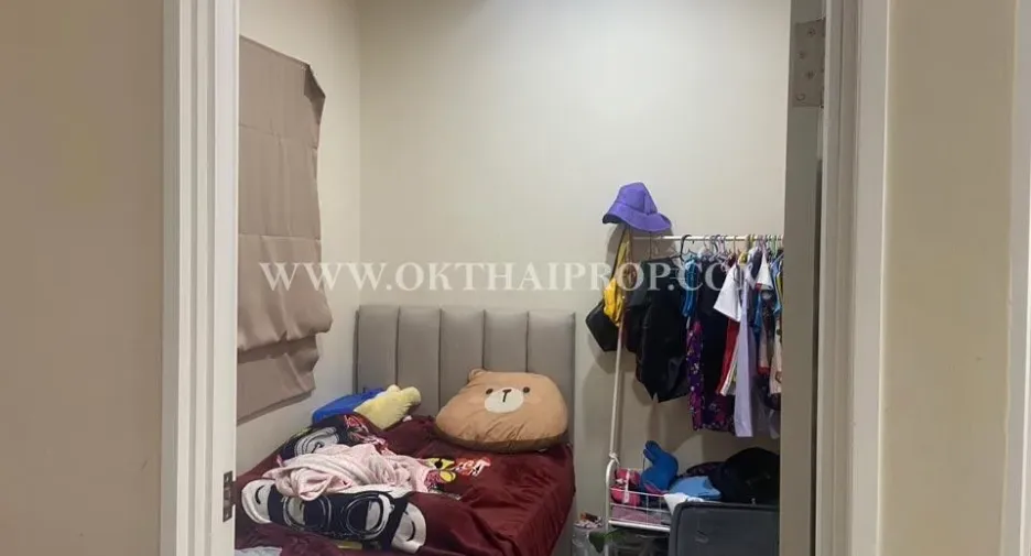 Casa adosada en venta de 4 habitaciones en Thanyaburi, Pathum Thani