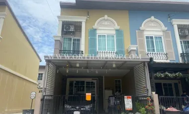 Casa adosada en venta de 4 habitaciones en Thanyaburi, Pathum Thani