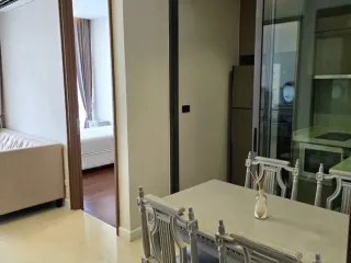 À louer 2 chambres condo à Phra Khanong, Bangkok