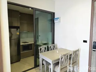 À louer 2 chambres condo à Phra Khanong, Bangkok