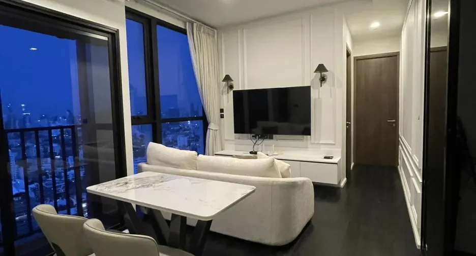 À louer 2 chambres condo à Watthana, Bangkok