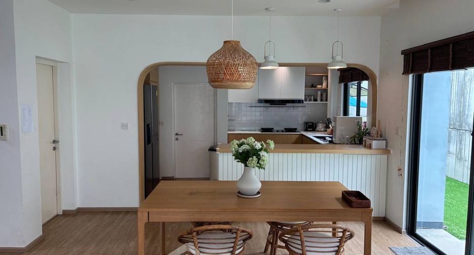 Casa en alquiler de 4 habitaciones en Prawet, Bangkok
