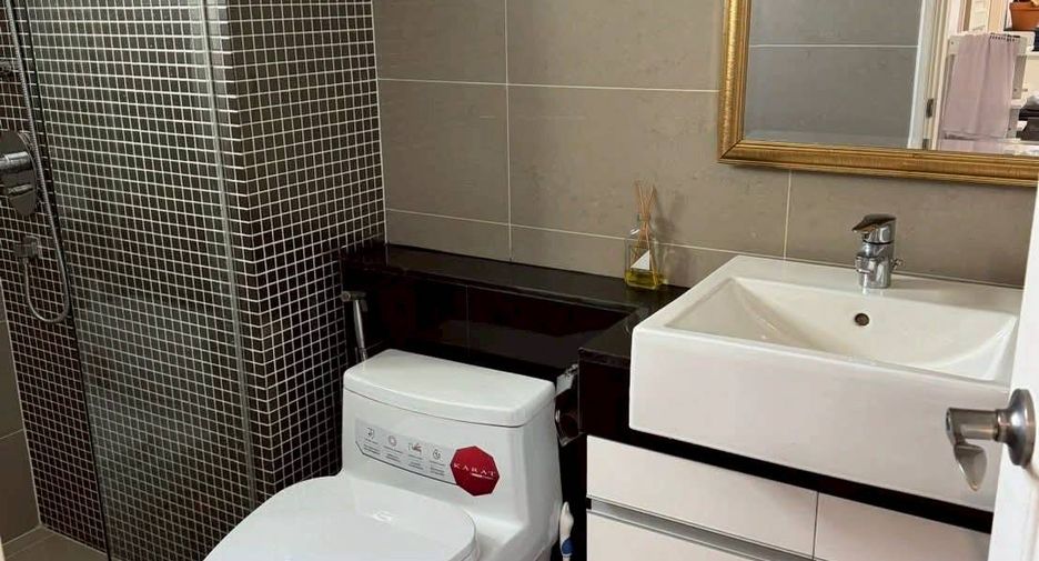 For rent 2 ベッドルーム condo in Huai Khwang, Bangkok