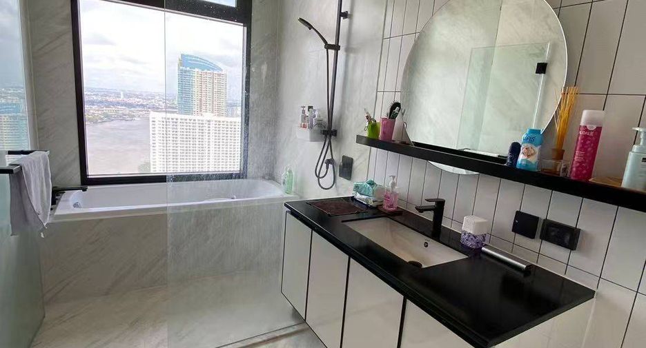 For sale 3 bedrooms condo in Khlong San, Bangkok