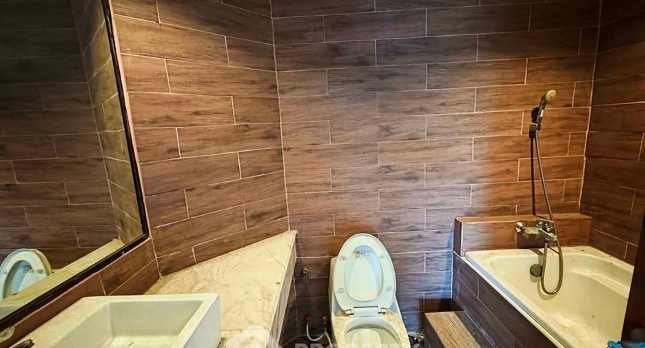 For sale 5 bedrooms condo in Bang Na, Bangkok