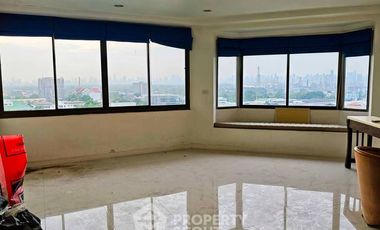For sale 5 bedrooms condo in Bang Na, Bangkok