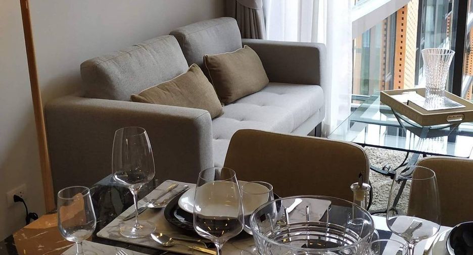 For sale 2 bedrooms condo in Khlong Toei, Bangkok