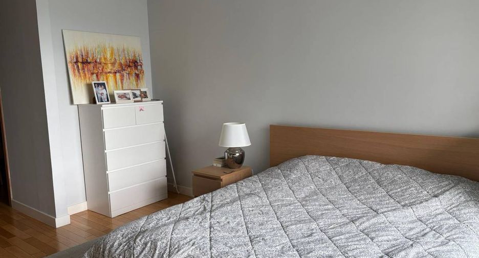 For sale 3 bedrooms condo in Khlong Toei, Bangkok