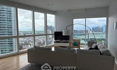 For sale 3 bedrooms condo in Khlong Toei, Bangkok