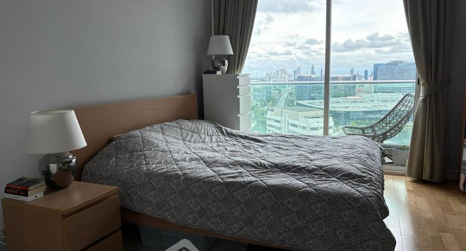 For sale 3 bedrooms condo in Khlong Toei, Bangkok
