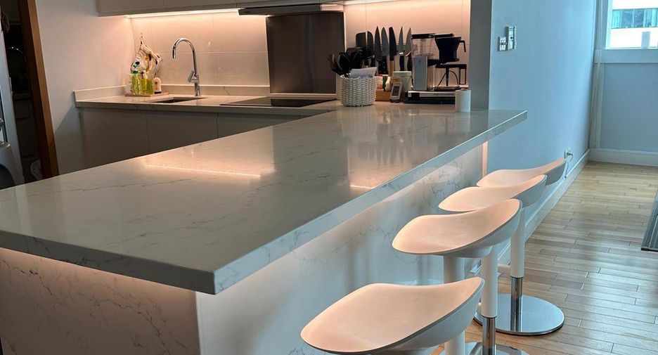 For sale 3 bedrooms condo in Khlong Toei, Bangkok