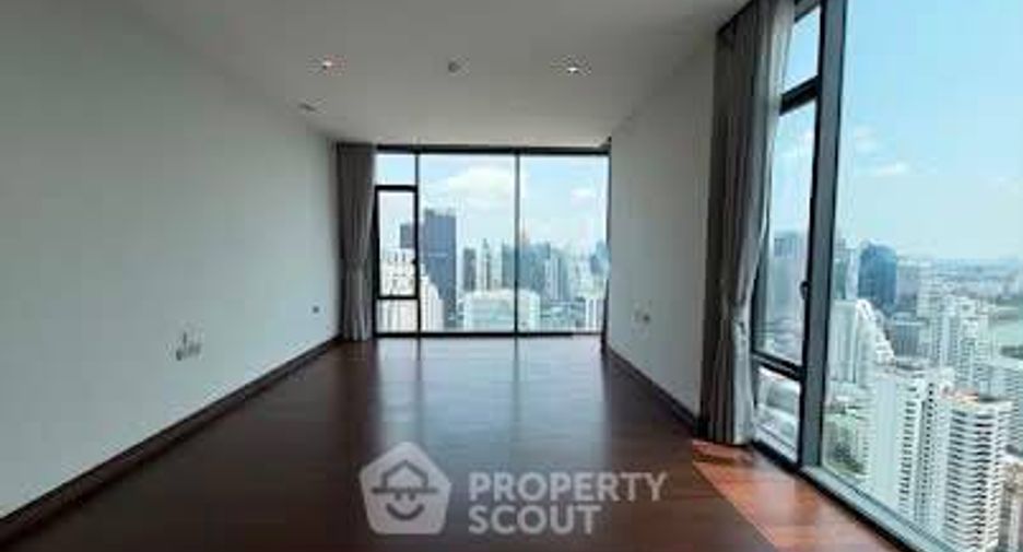 For sale 4 ベッドルーム condo in Khlong Toei, Bangkok