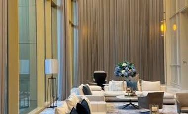 For sale 4 ベッドルーム condo in Khlong Toei, Bangkok