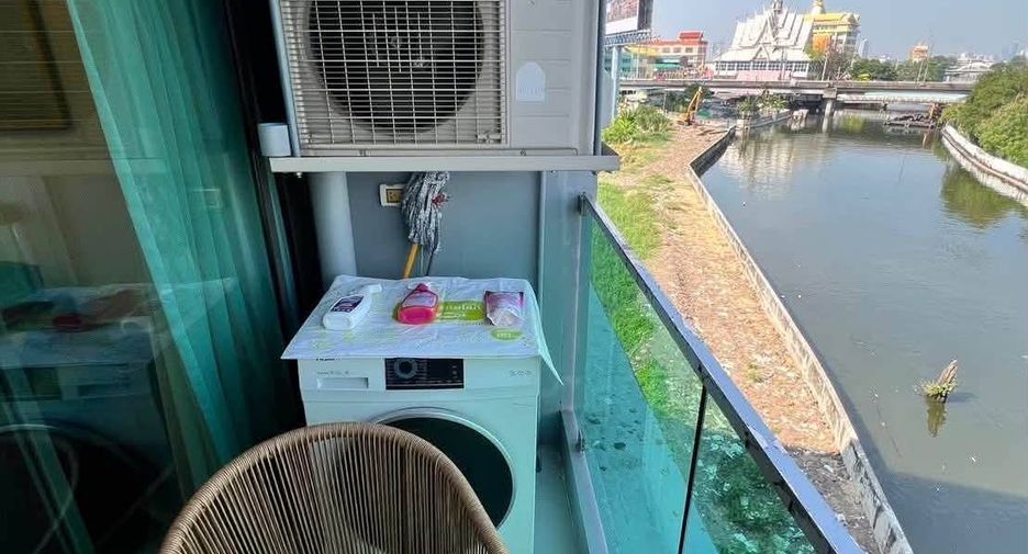 For sale 2 bedrooms condo in Khlong Toei, Bangkok