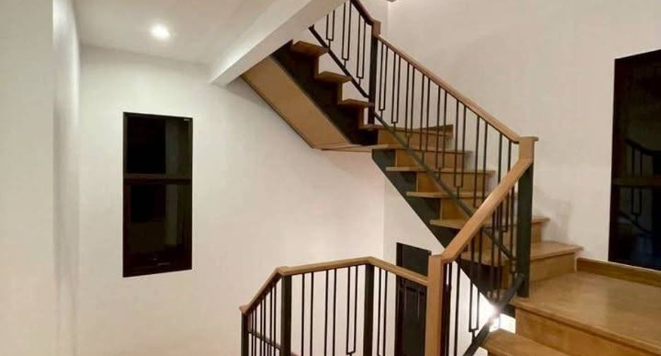 Haus zum Kauf mit 4 Zimmer in Don Mueang, Bangkok