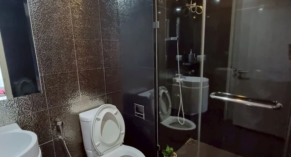 À vendre et à louer 2 chambres condo à Khlong Toei, Bangkok