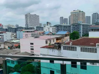Condo en venta de estudio en Huai Khwang, Bangkok