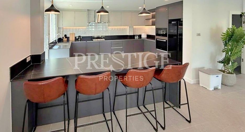 For rent 5 bedrooms house in Bang Lamung, Chonburi