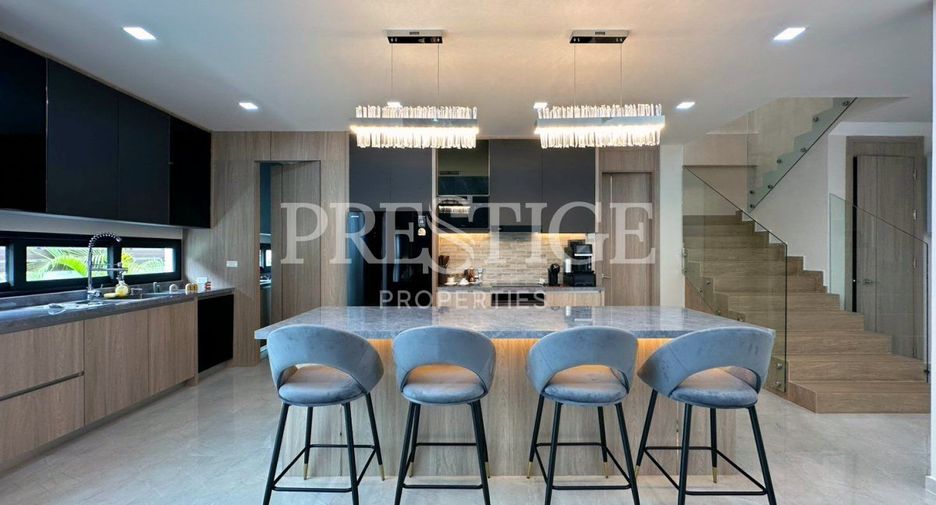 For sale 5 bedrooms house in Bang Lamung, Chonburi