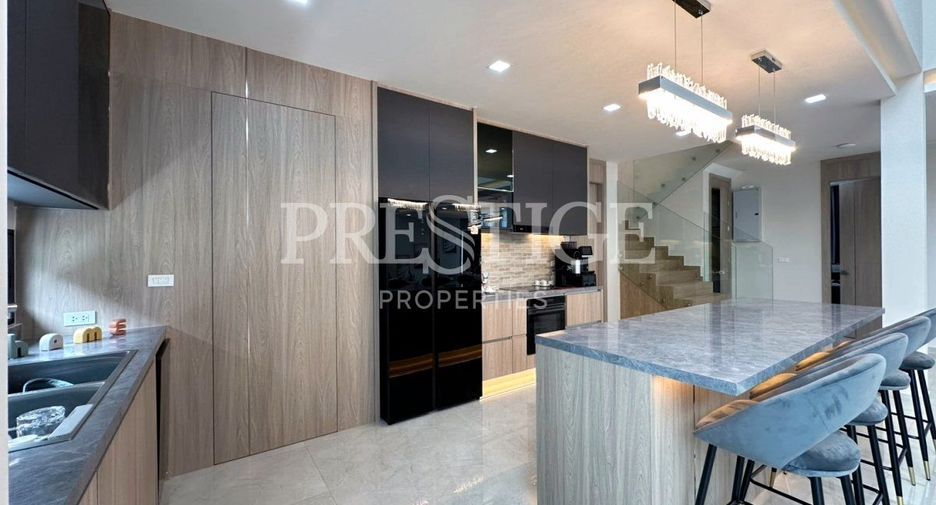 For sale 5 bedrooms house in Bang Lamung, Chonburi