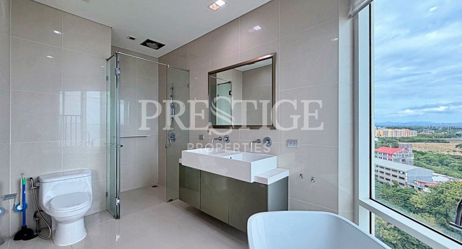 For rent 3 bedrooms condo in Jomtien, Pattaya