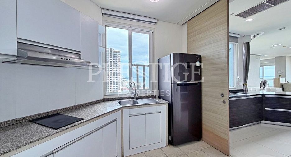 For rent 3 bedrooms condo in Jomtien, Pattaya