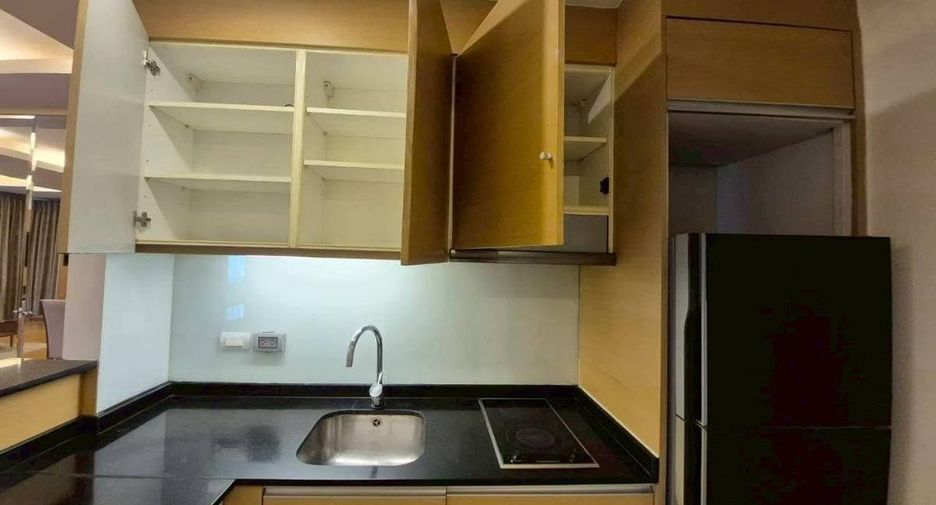 For sale 1 bed condo in Sathon, Bangkok