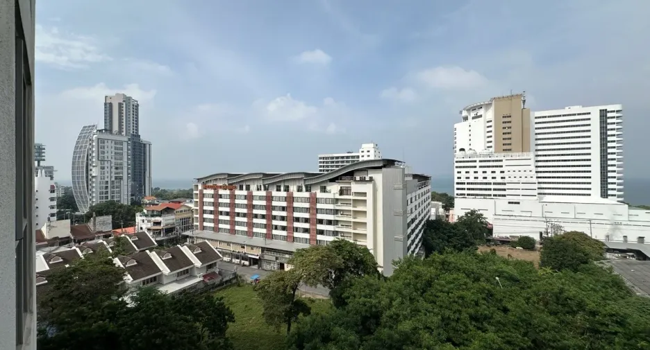 For sale 2 bedrooms condo in Bang Lamung, Chonburi